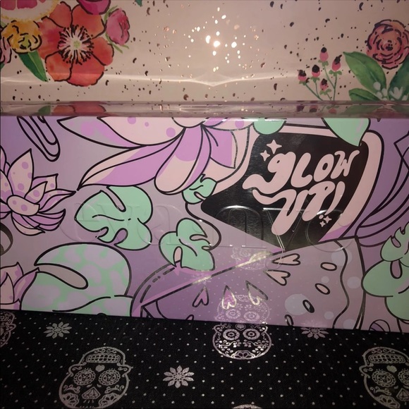 COPY - Eva Nyc limited edition flat iron new in special edition case ulta exclu… - Picture 10 of 11